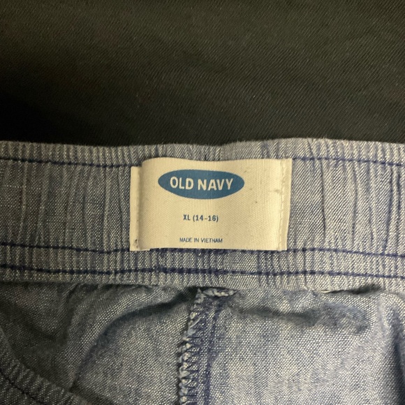 Girls shorts from old navy - Picture 2 of 3